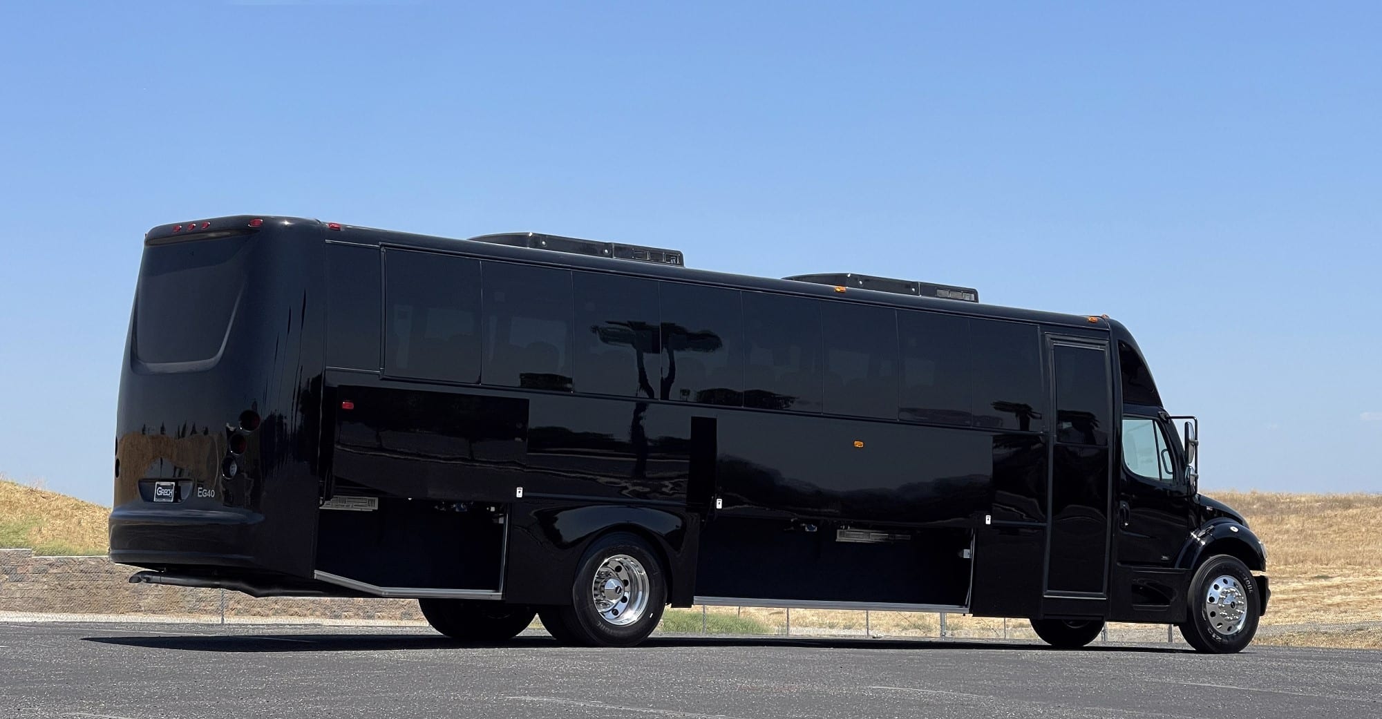 44 Passenger EG40 Freightliner S2 Black - Grech Motors